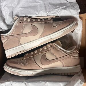 Nike Women's Dunk Low SE Sanddrift Sneakers 8.5